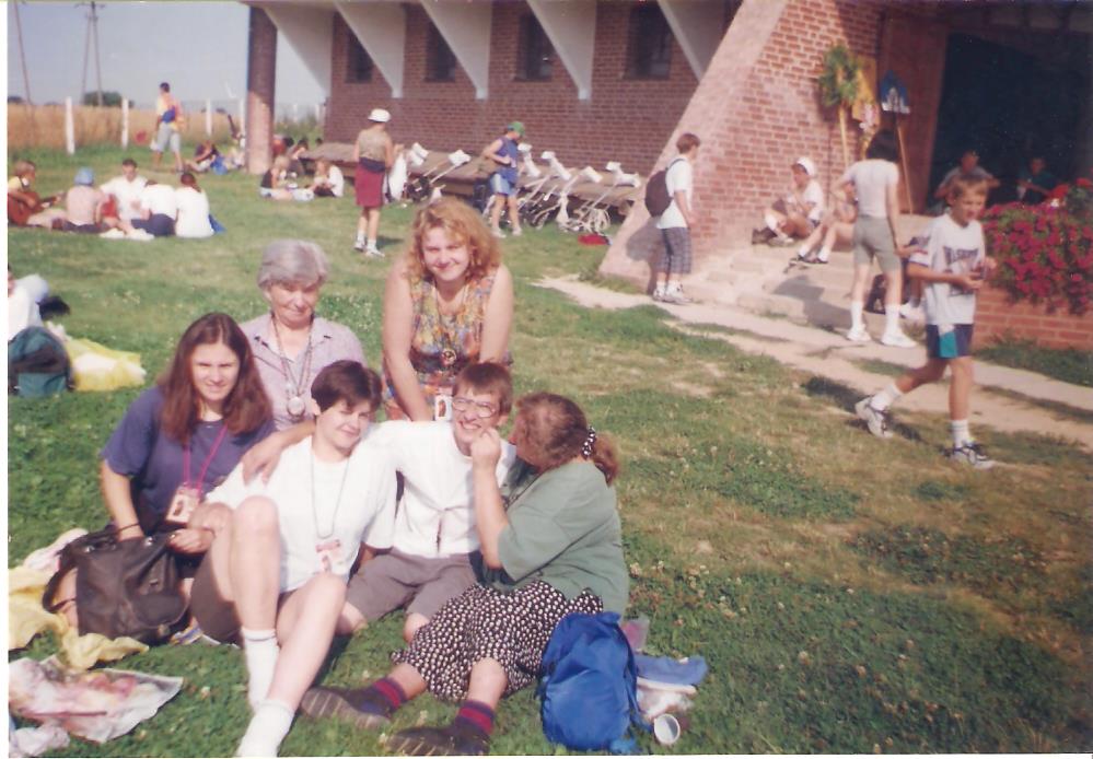 1999b 001