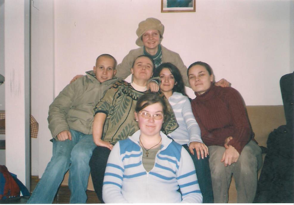 2003e 001